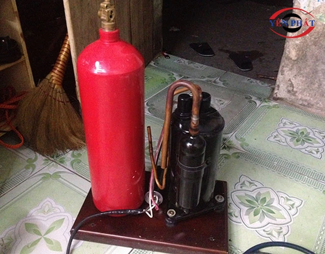 Chế máy bơm hơi đơn giản từ vỏ chai dầu gội