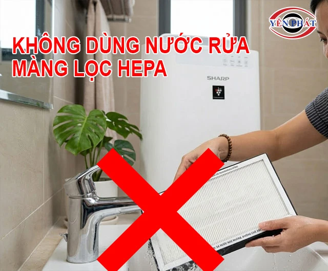không dùng nước rửa màng lọc HEPA 