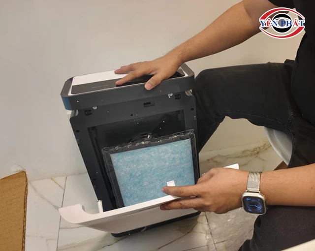 quên tháo nilon màng lọc