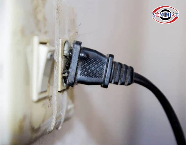 Ổ cắm điện bị lỏng