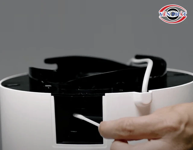 Vệ sinh cảm biến máy lọc không khí Sharp