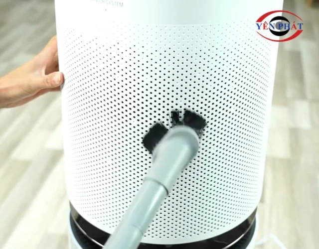 Vệ sinh vỏ máy lọc không khí