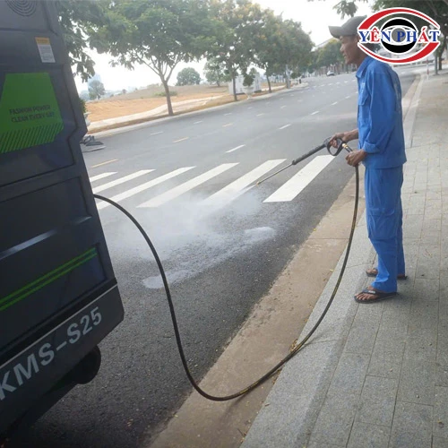 Xe quét rác ngồi lái Kumisai KMS25 6