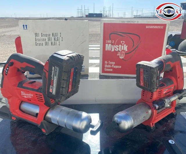 Bán máy bơm mỡ bò bằng pin