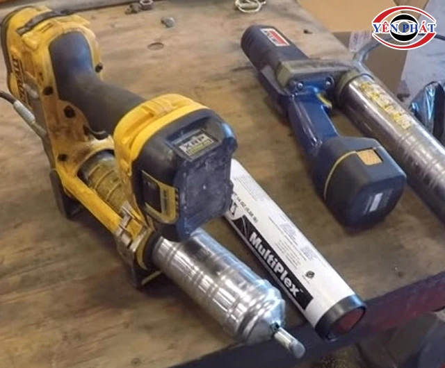 Chọn mua máy bơm mỡ bò bằng pin