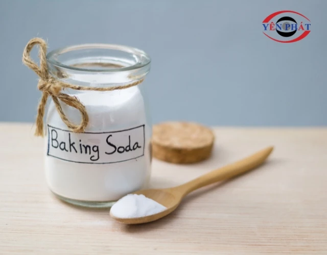 Baking soda giúp làm sạch trần thạch cao hiệu quả