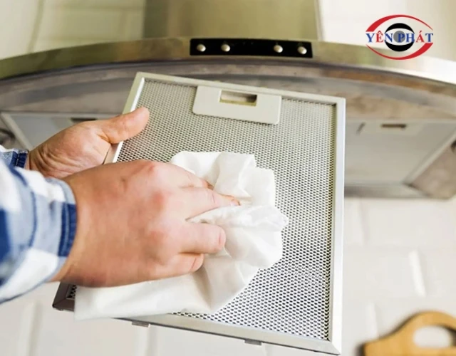Vệ sinh lưới lọc máy hút ẩm