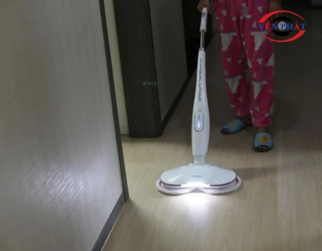 Cách điều khiển máy lau nhà Hustorm