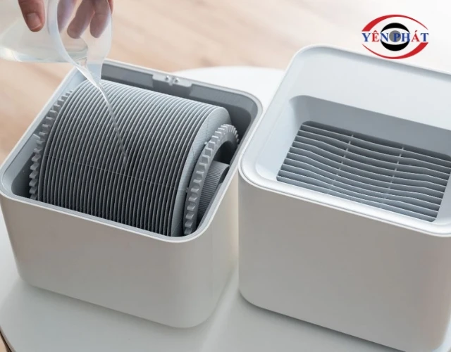 Bạn cần thuộc lòng các nguyên tắc an toàn khi vệ sinh máy hút ẩm