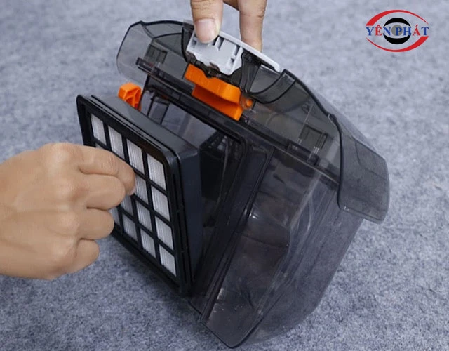 Vệ sinh màng lọc bụi và tấm mút lọc
