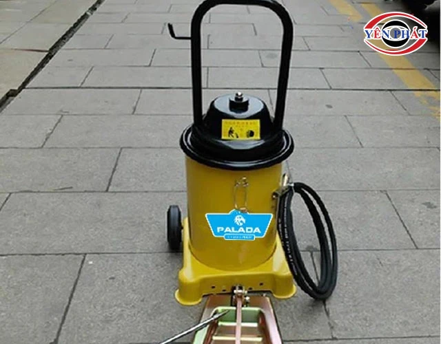 Máy bơm mỡ đạp chân Palada GZ-6J