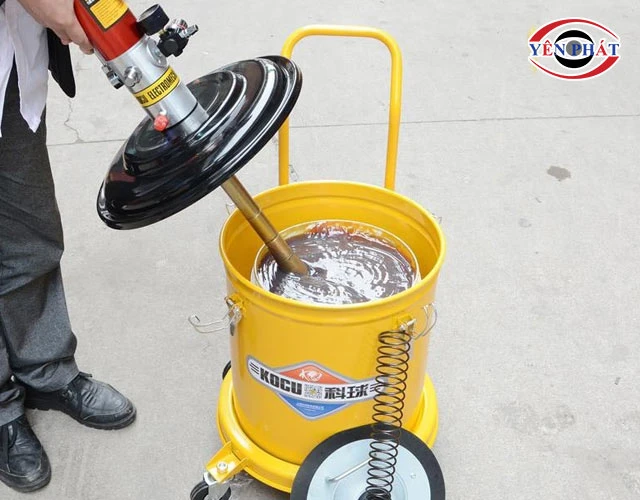 Vệ sinh thùng chứa mỡ