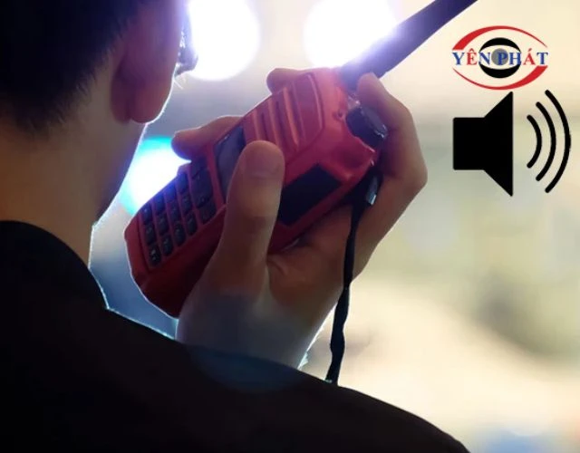 cách xử lý bộ đàm hú to nên chối tai