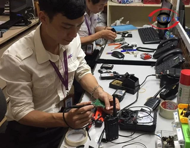 Tìm hiểu và chọn kỹ thuật viên sửa bộ đàm chuyên nghiệp
