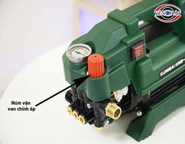 Chỉnh áp bằng van áp suất và núm vặn
