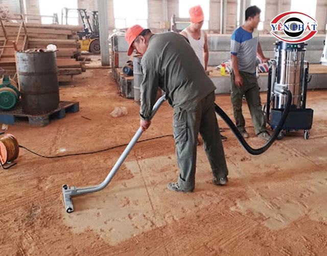 vận hành Máy hút bụi công nghiệp chạy acquy Kumisai KMS67