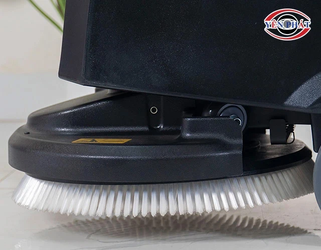 Cách thay bàn chải máy chà sàn: Nhanh, Dễ, Tiết kiệm