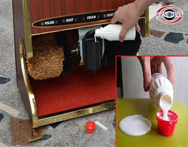 đổ xi vào máy đánh giày