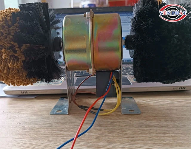 Hệ thống motor (động cơ) máy đánh giày