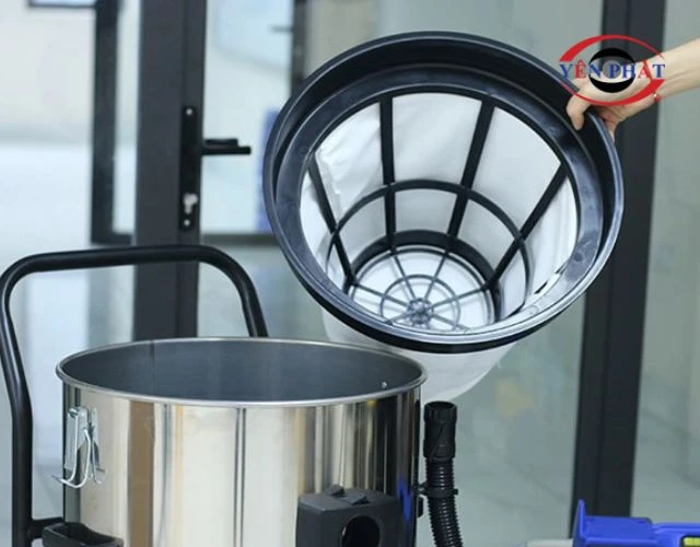 Khung vỏ máy bị lỏng lẻo khi hoạt động