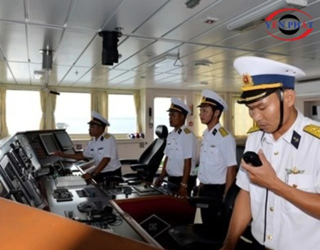 bộ đàm trạm sử dụng trong hàng hải