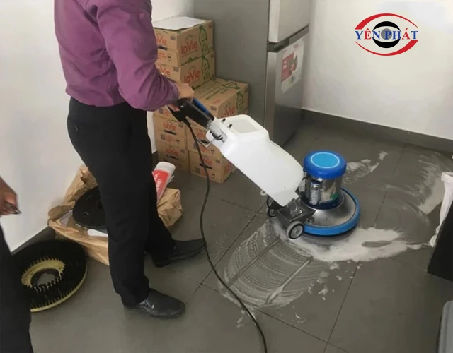 lục chà máy chà sàn tạ