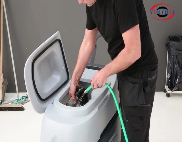 Sự cố từ bình chứa và nguồn nước