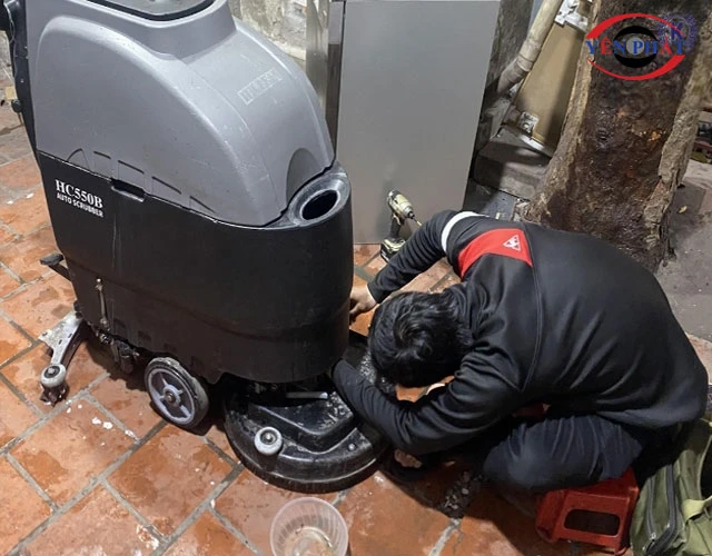 Máy chà sàn không ra nước: 5 Nguyên nhân & Cách xử lý nhanh