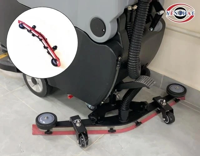 Thay mới bàn chải, lá cao su hoặc pad nếu đã quá mòn