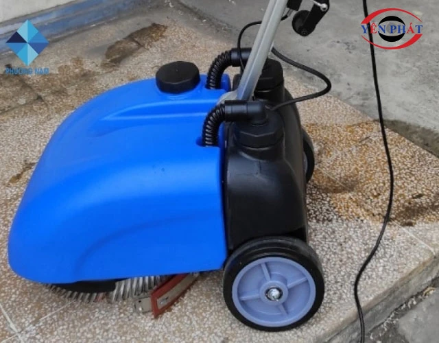 Vết bẩn bị kéo lê thay vì được tẩy rửa