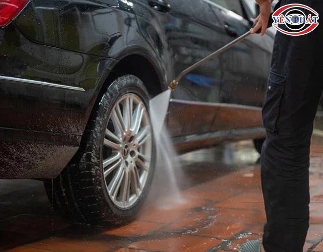 Máy rửa xe nhập khẩu làm sạch cao