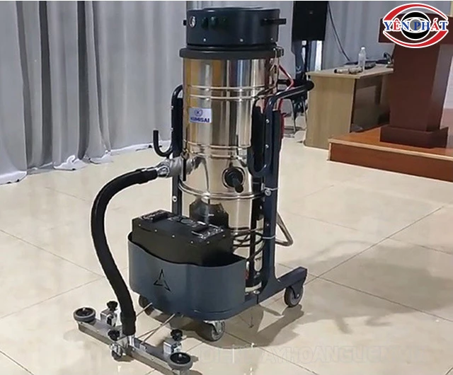 máy hút bụi 100L chạy ắc quy
