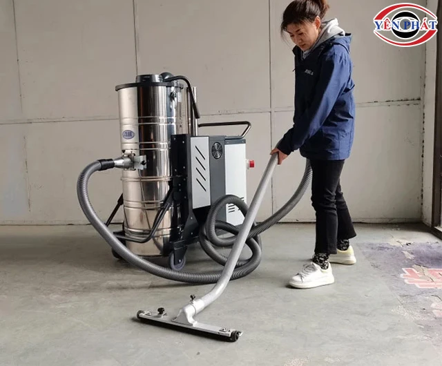 máy hút bụi 100L mạnh mẽ