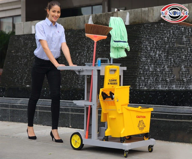 Xe đẩy vệ sinh công nghiệp