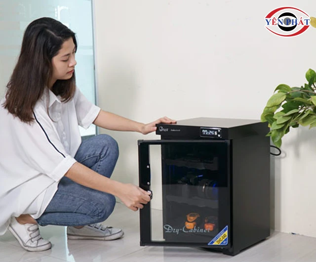 Sử dụng tủ chống ẩm máy ảnh FujiE DHC040 