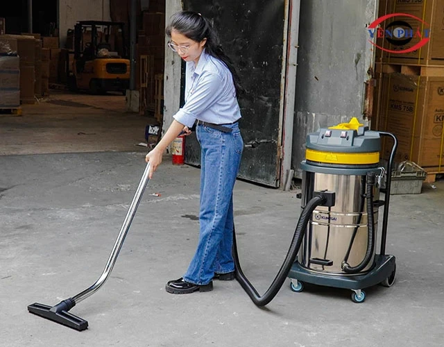 Hướng dẫn sử dụng máy hút bụi công nghiệp 60L đúng kỹ thuật