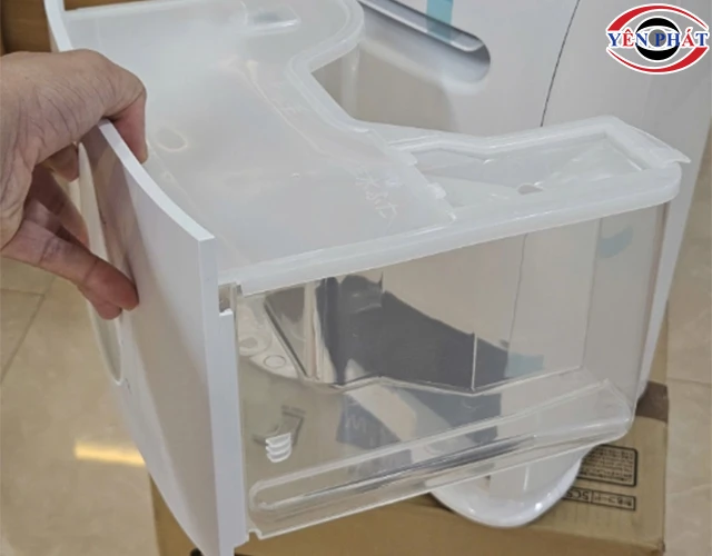 thực hiện vệ sinh đổ nước