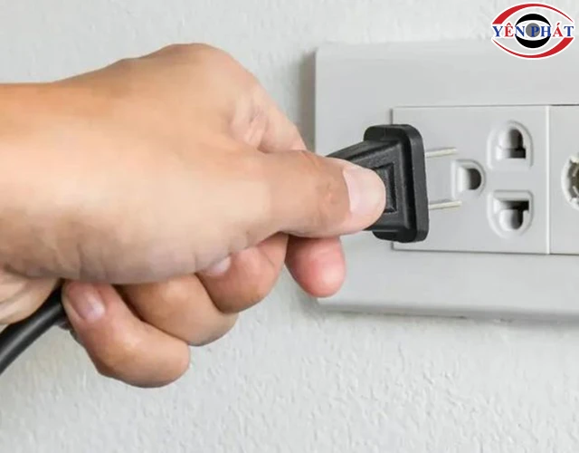 kết nối máy với nguồn điện