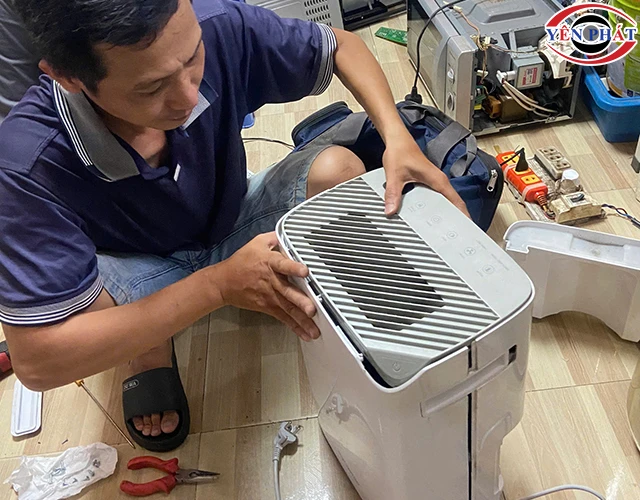 khi nào nên gọi thợ sửa máy hút ẩm