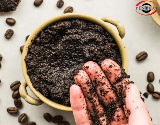 Hút ẩm tại nhà nhanh với bã cà phê