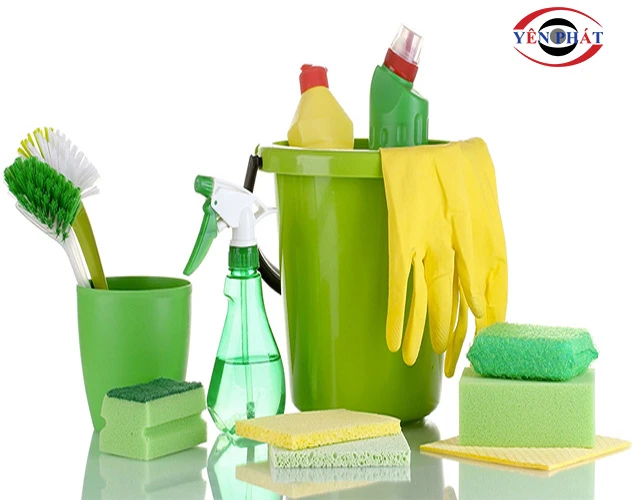 Chuẩn bị dụng cụ gì trước khi vệ sinh nền gạch đỏ?