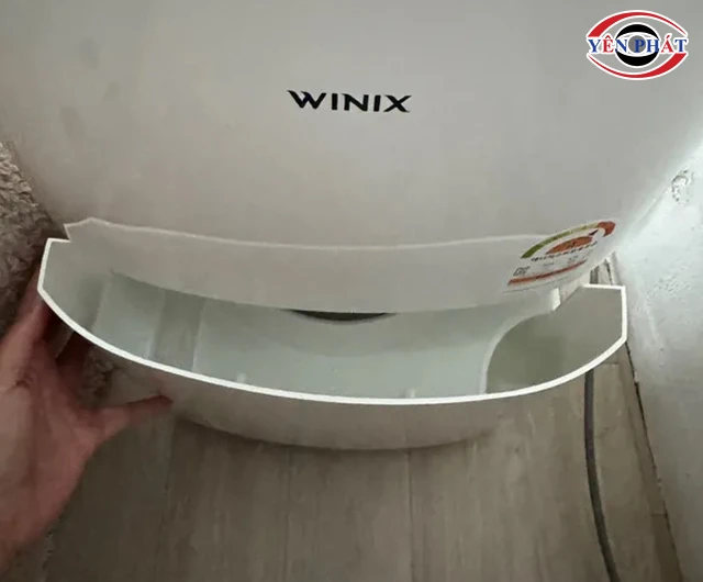 Đổ nước máy hút ẩm Winix SDH-157V