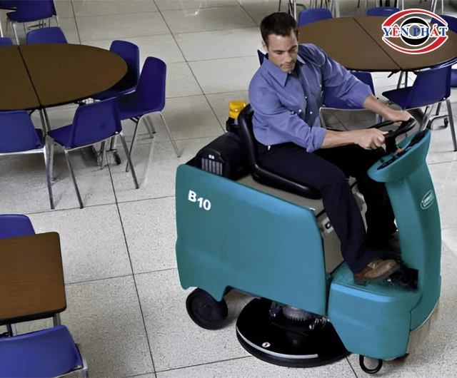 máy chà sàn ngồi lái