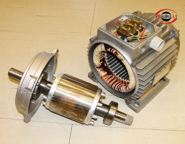 Rotor là lõi kim loại quay bên trong stator
