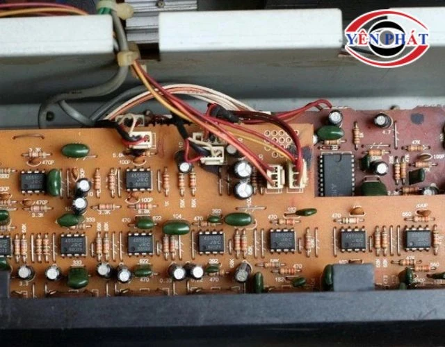 Tủ chống ẩm bị hỏng board mạch