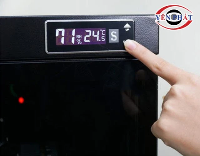 Tủ chống ẩm bị hỏng đồng hồ ẩm kế