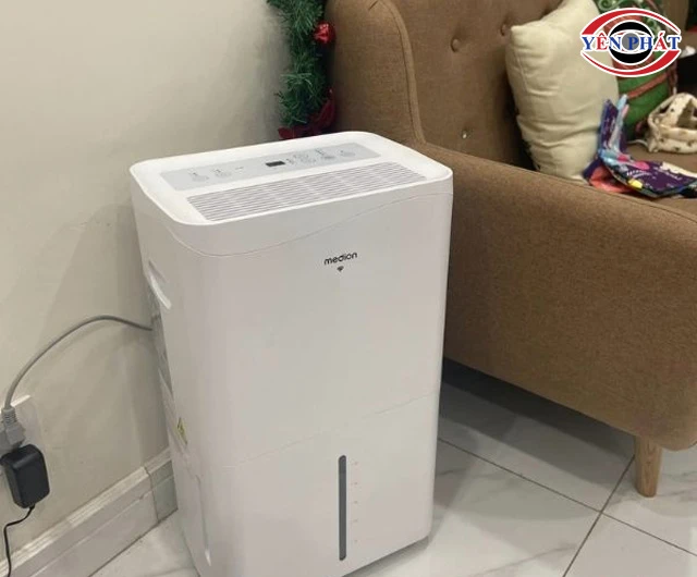 Cắm điện máy hút ẩm Medion