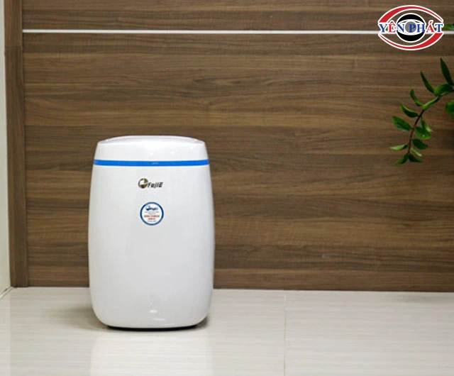 máy hút ẩm gia đình FujiE HM-614EB nhỏ gọn
