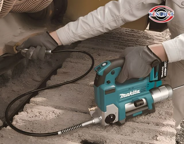 Cách dùng máy bơm mỡ Makita