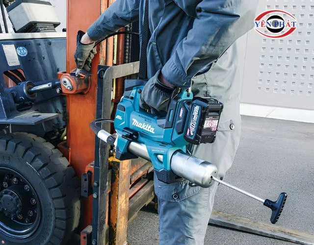 Máy bơm mỡ Makita GP001GZ hiện đại